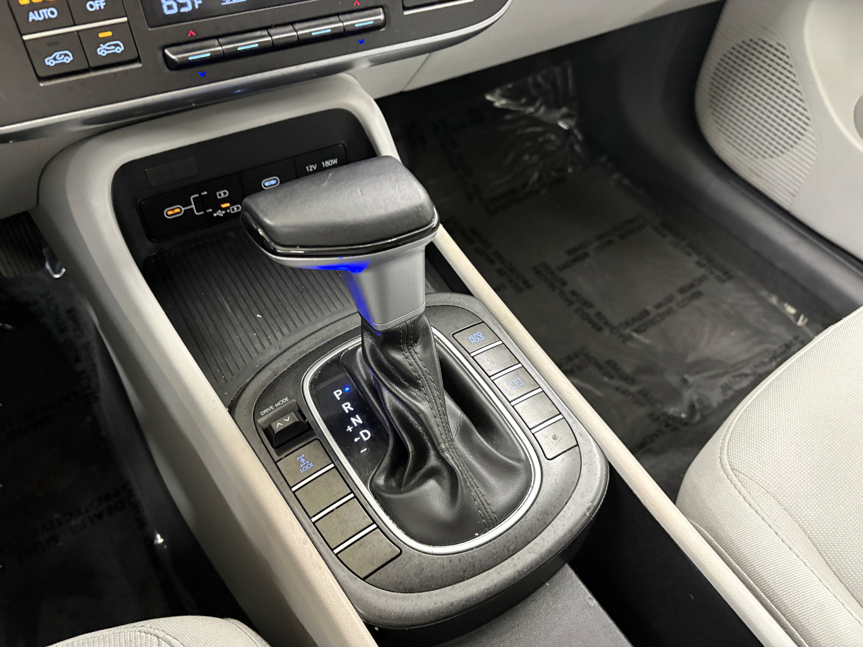 Used 2025 Hyundai Kona SEL image 19