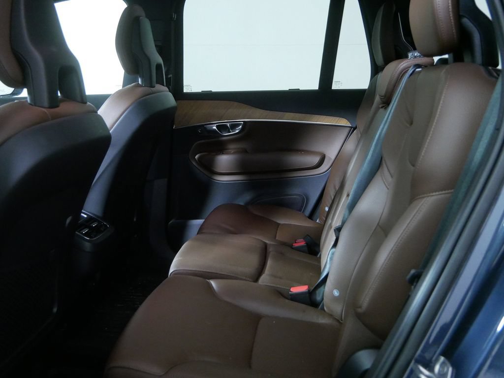 Used 2021 Volvo XC90 T6 Momentum w/ Climate Package AWD/4WD image 19