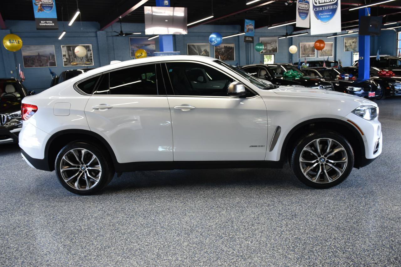 Used 2019 BMW X6 xDrive35i w/ Premium Package Essential AWD/4WD image 2