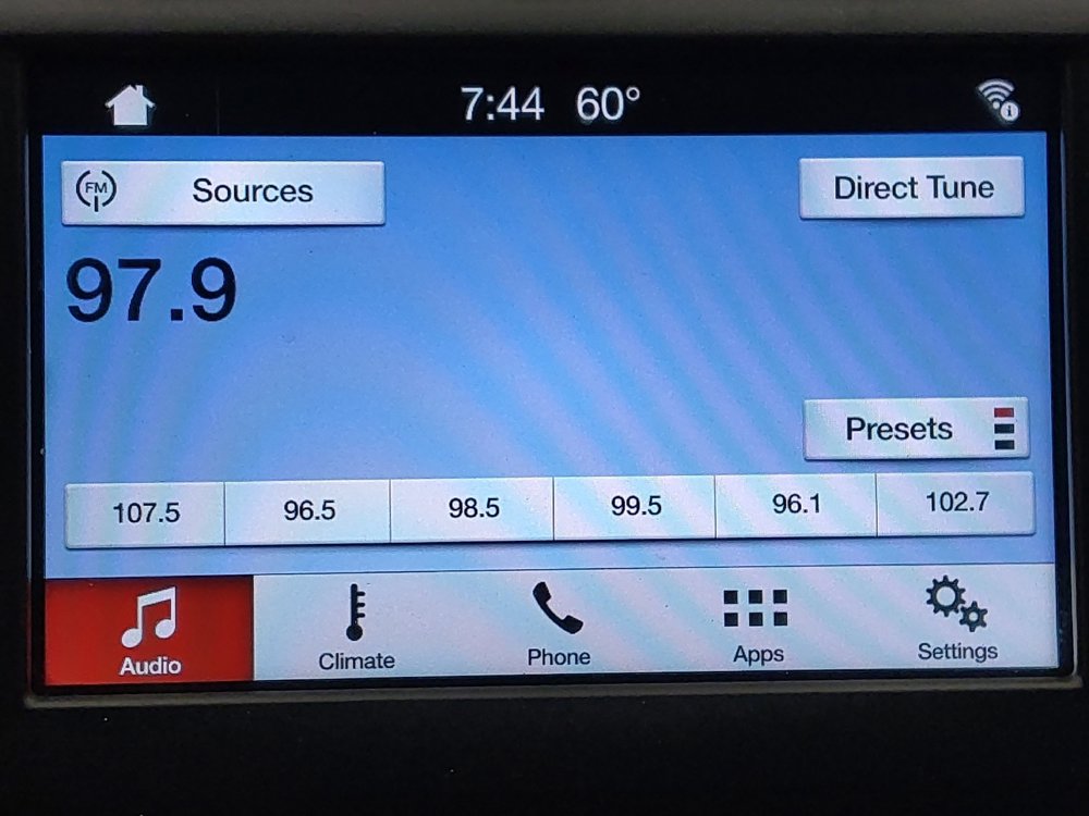 Used 2018 Ford Fusion SE w/ Fusion SE Technology Package FWD image 25