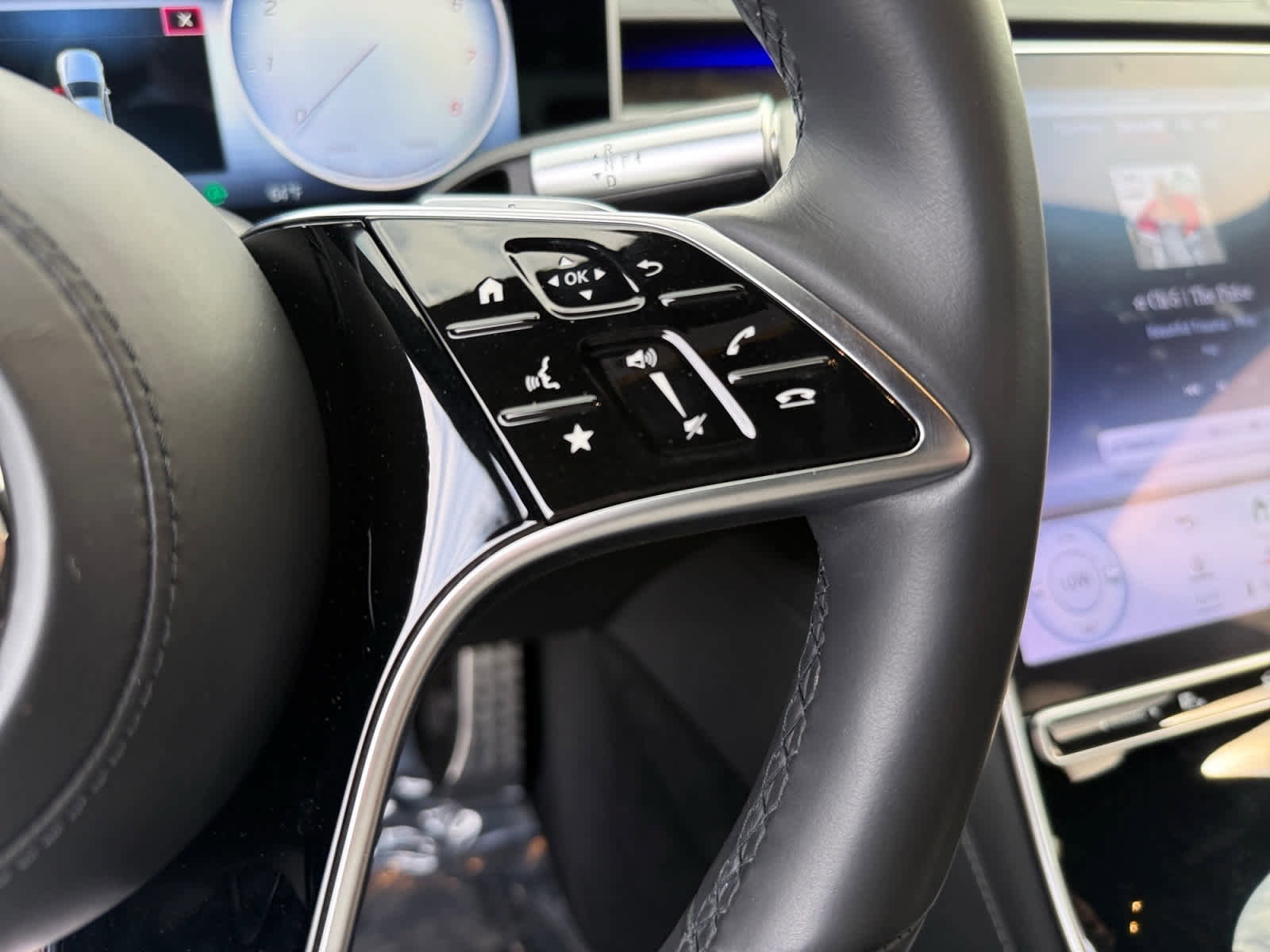 Certified 2023 Mercedes-Benz S 500 4MATIC image 22