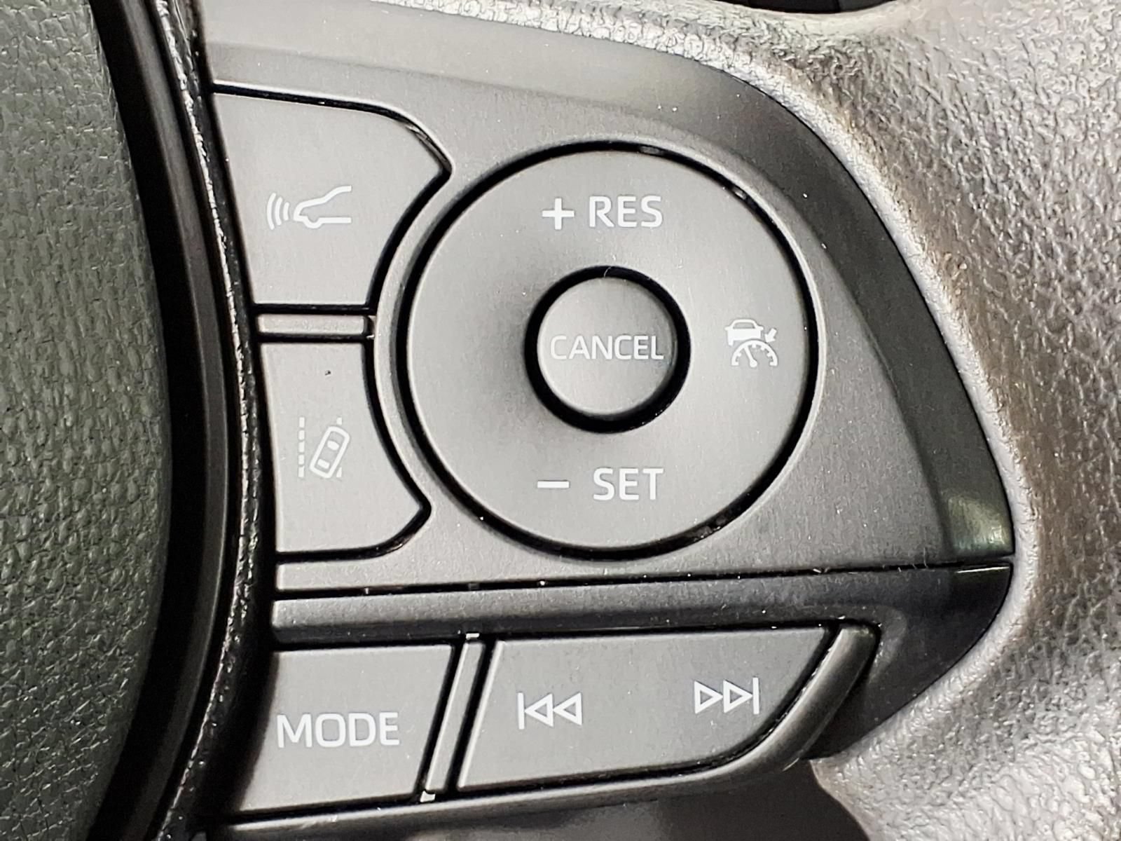 Used 2020 Toyota RAV4 XLE w/ Convenience Package AWD/4WD image 18