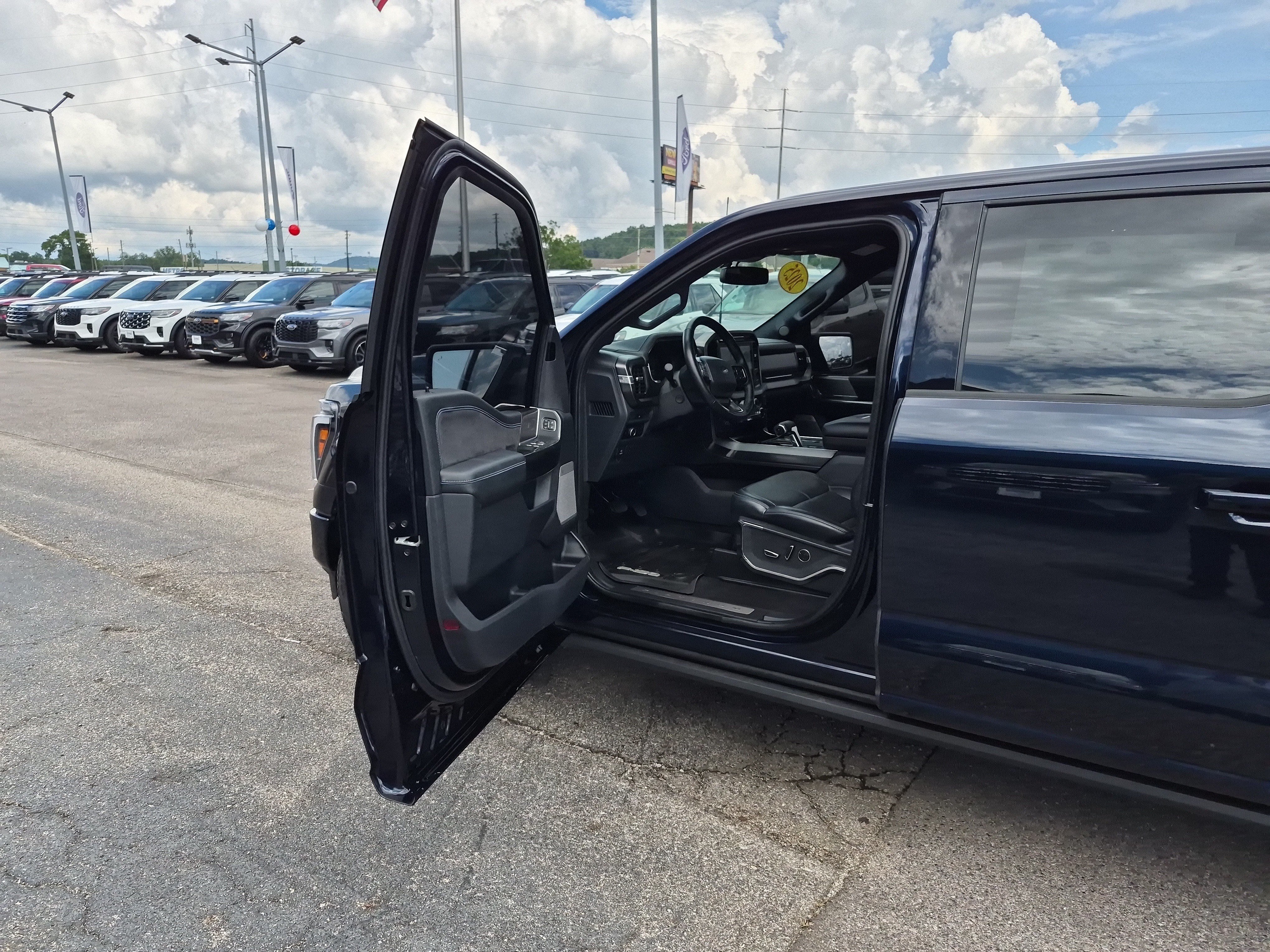 Used 2025 Ford F150 Platinum AWD/4WD image 13