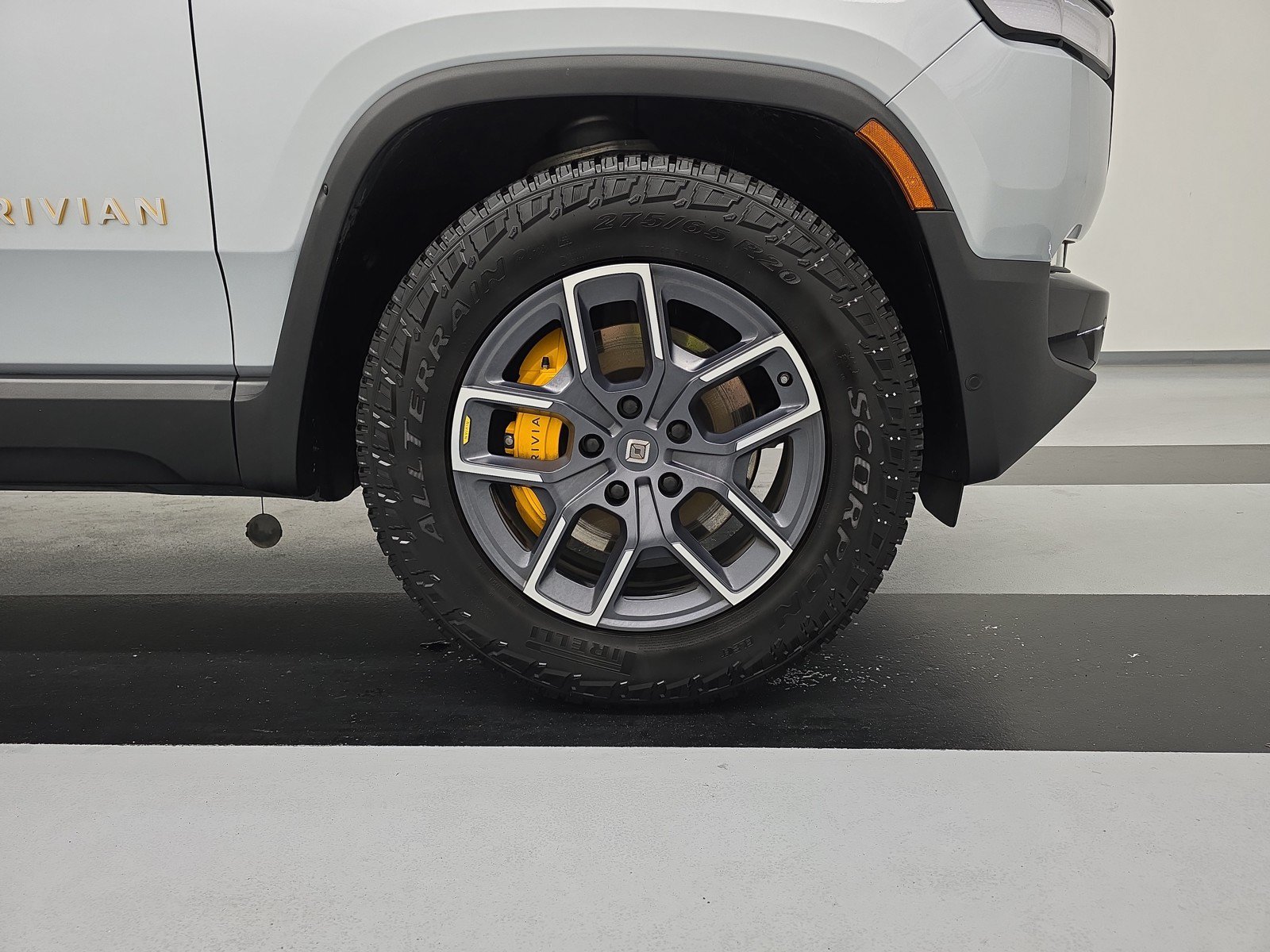 Used 2022 Rivian R1T Adventure AWD/4WD image 11