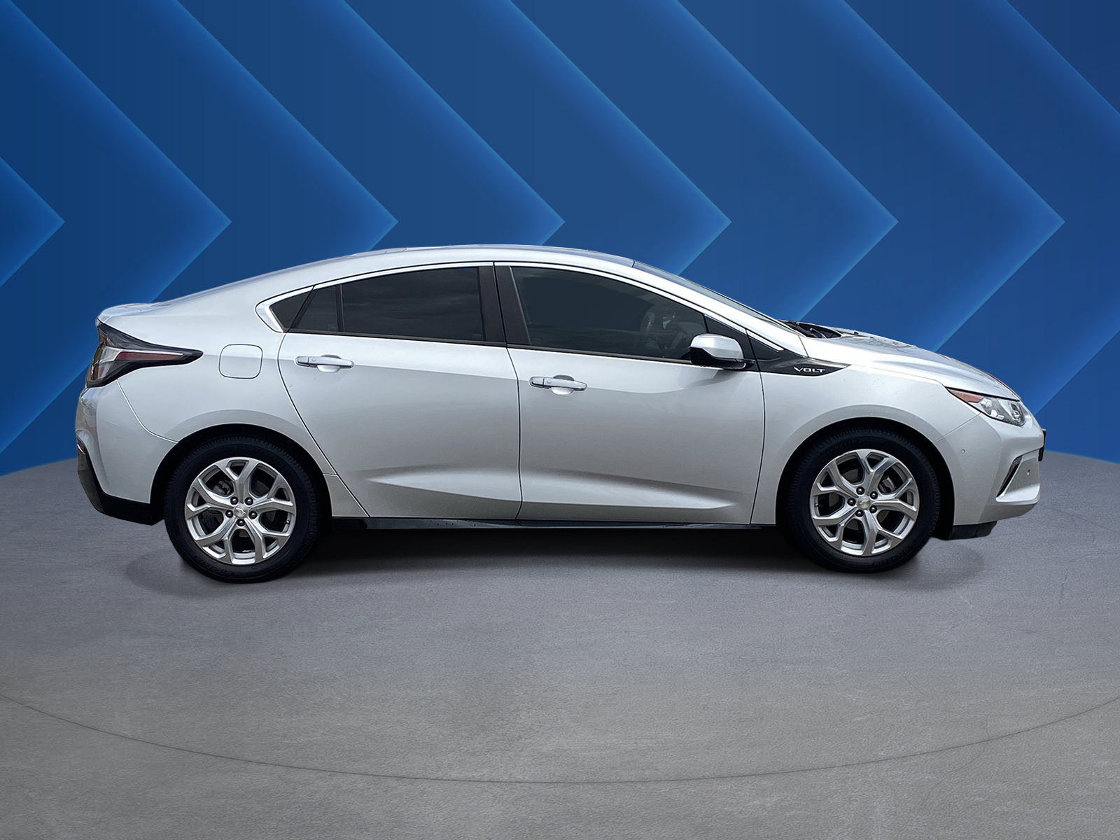 Used 2017 Chevrolet Volt Premier w/ Driver Confidence II Package FWD image 2