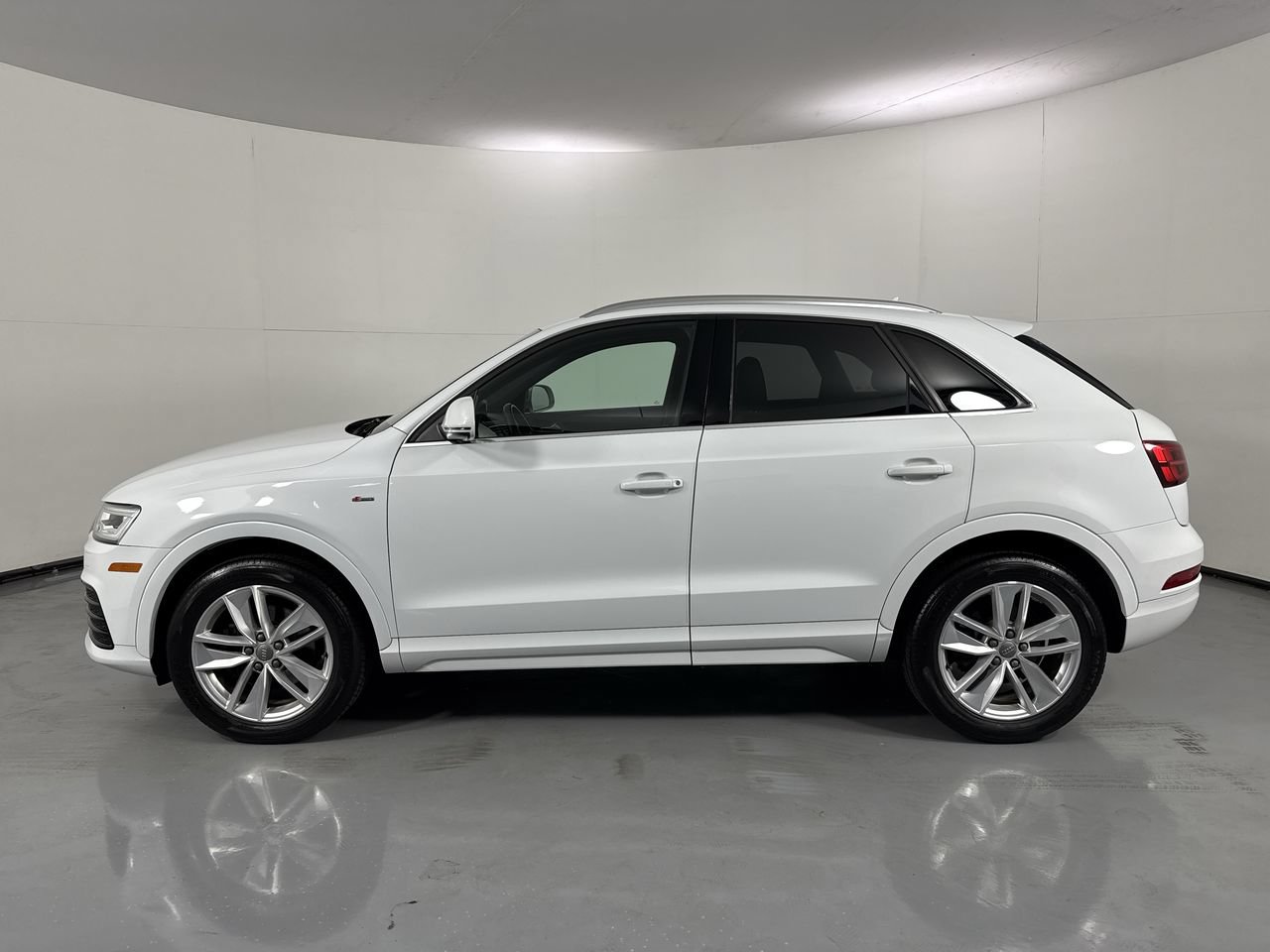 Used 2018 Audi Q3 2.0T Premium Plus AWD/4WD image 2