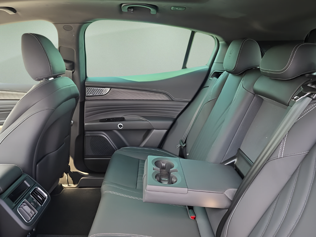 New 2025 Maserati Grecale GT AWD/4WD image 31