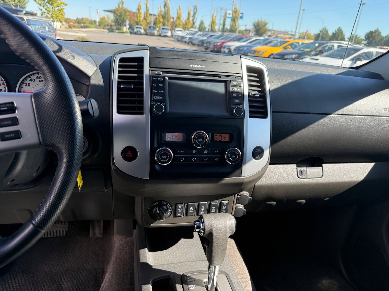 Used 2015 Nissan Frontier PRO-4X image 12