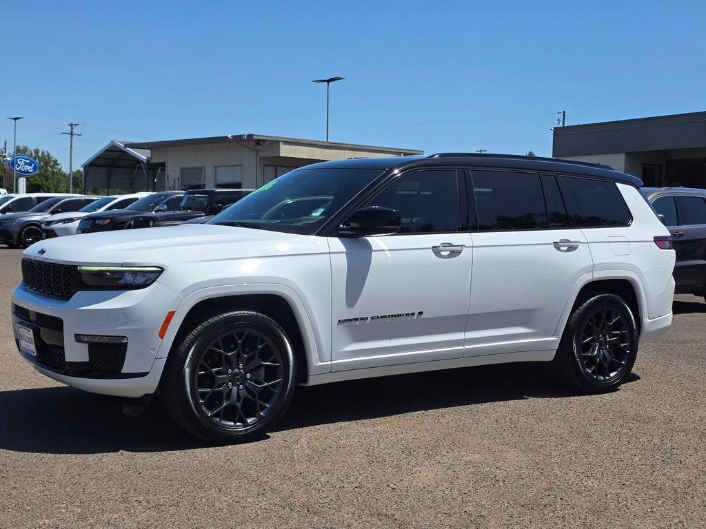 Used 2025 Jeep Grand Cherokee L Summit AWD/4WD image 1