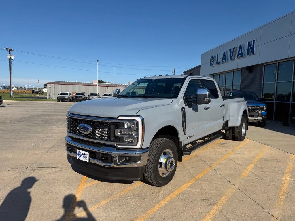New 2026 Ford F350 Lariat w/ Chrome Package AWD/4WD image 3
