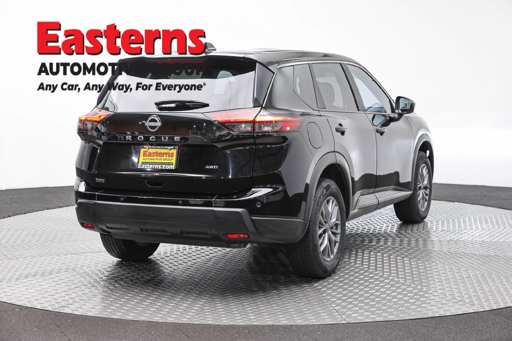 Used 2024 Nissan Rogue S AWD/4WD image 7