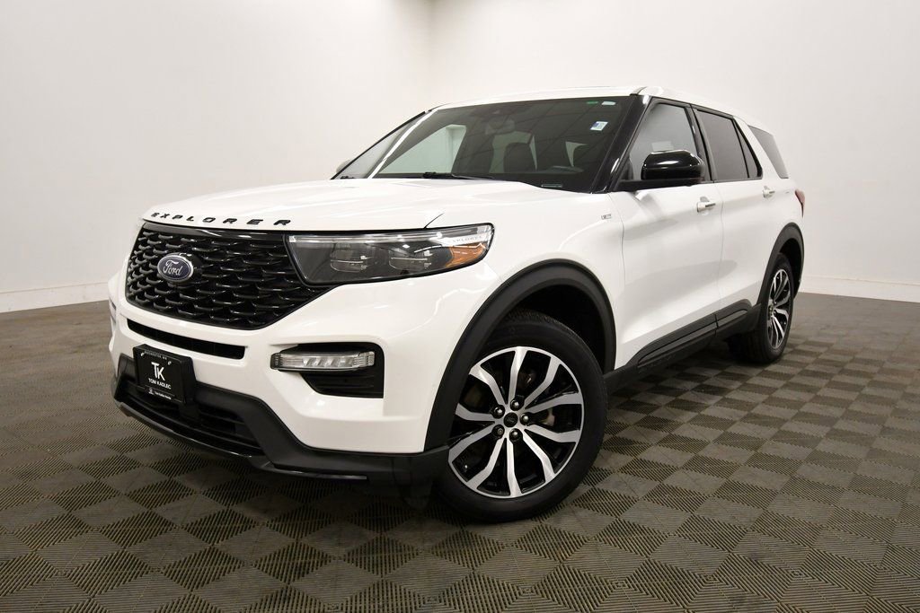 Used 2022 Ford Explorer ST-Line w/ Class IV Trailer Tow Package AWD/4WD image 2