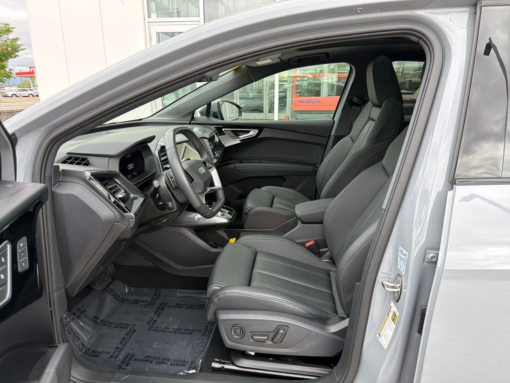 Used 2024 Audi Q4 e-tron Premium Plus w/ Premium Plus image 9