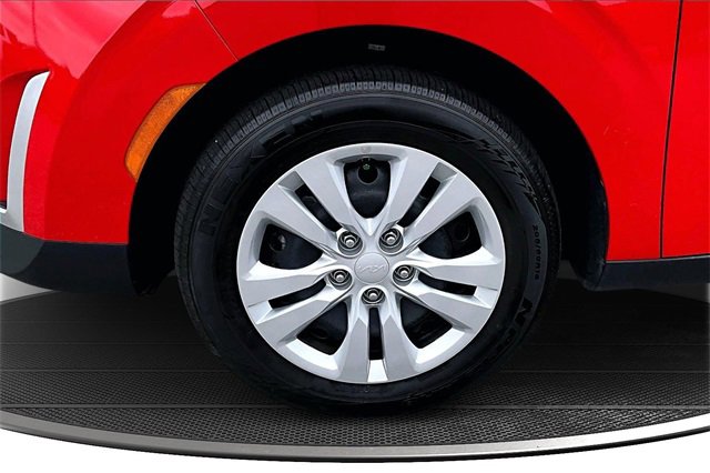 Used 2025 Kia Soul LX image 32