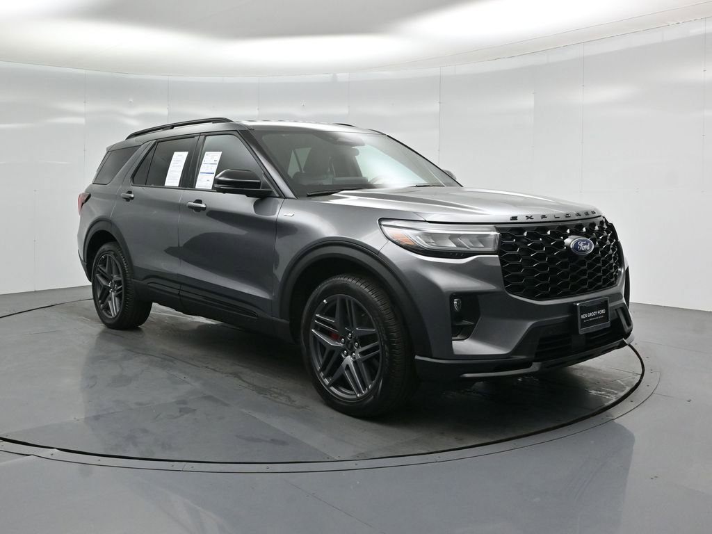 Used 2025 Ford Explorer ST-Line w/ ST-Line Street Pack image 58
