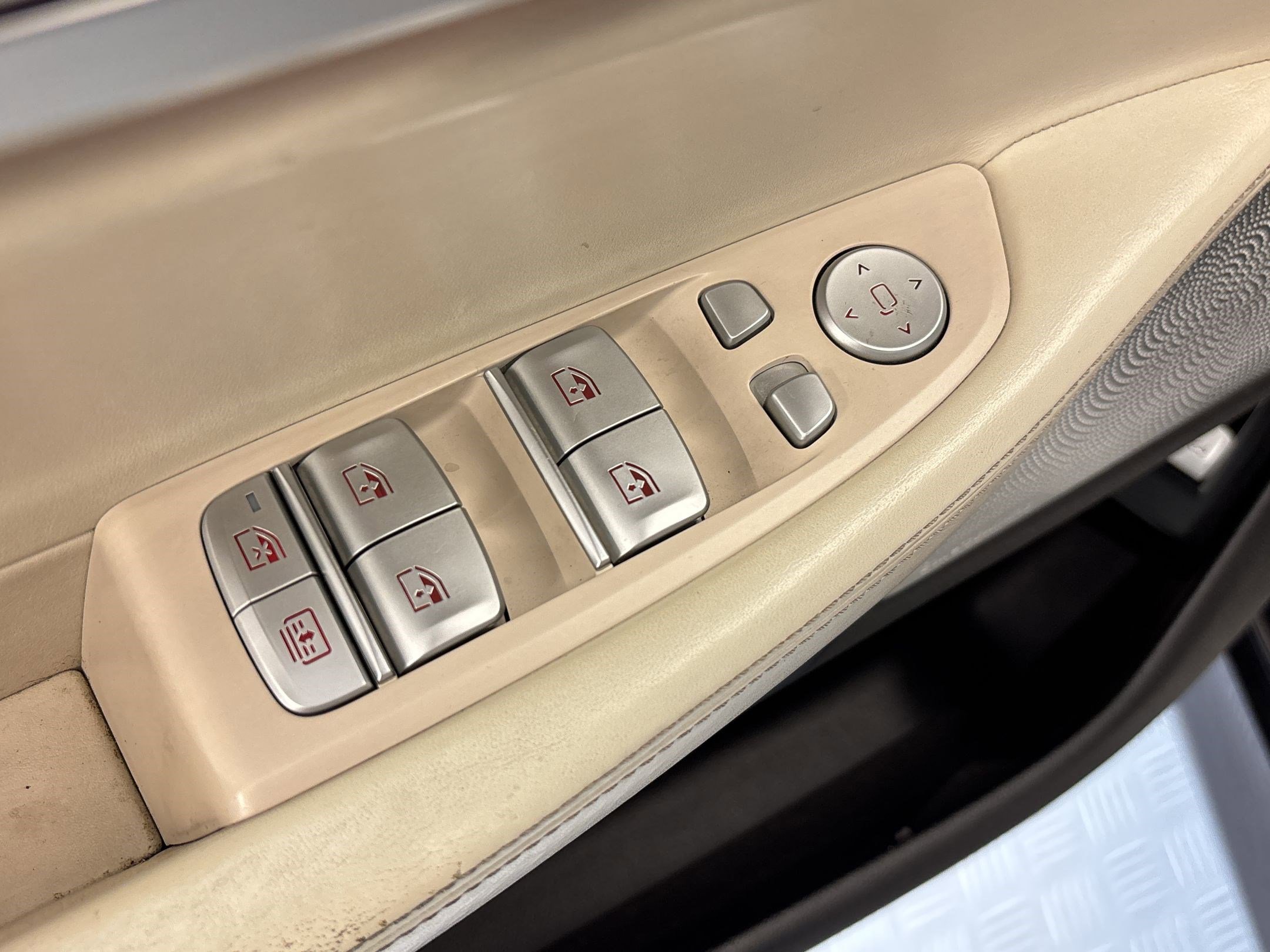 Used 2016 BMW 750i image 12