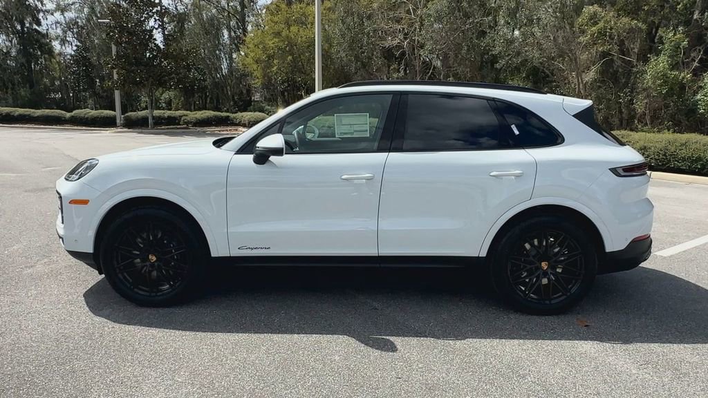 New 2025 Porsche Cayenne image 5