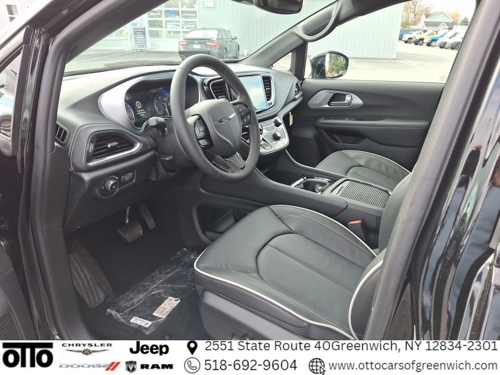 New 2026 Chrysler Pacifica Limited w/ S Appearance Package image 10