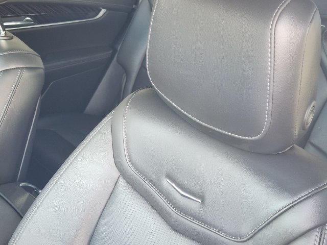 Used 2025 Cadillac XT6 Premium Luxury w/ Technology Package FWD image 20
