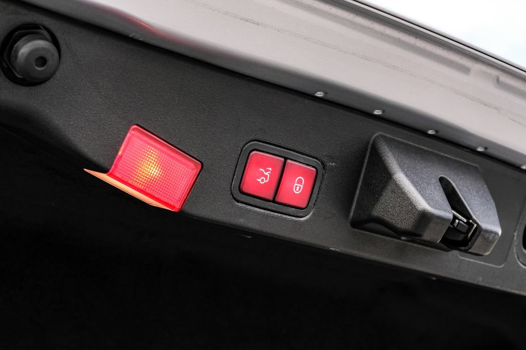 Used 2014 Mercedes-Benz SL 550 image 56