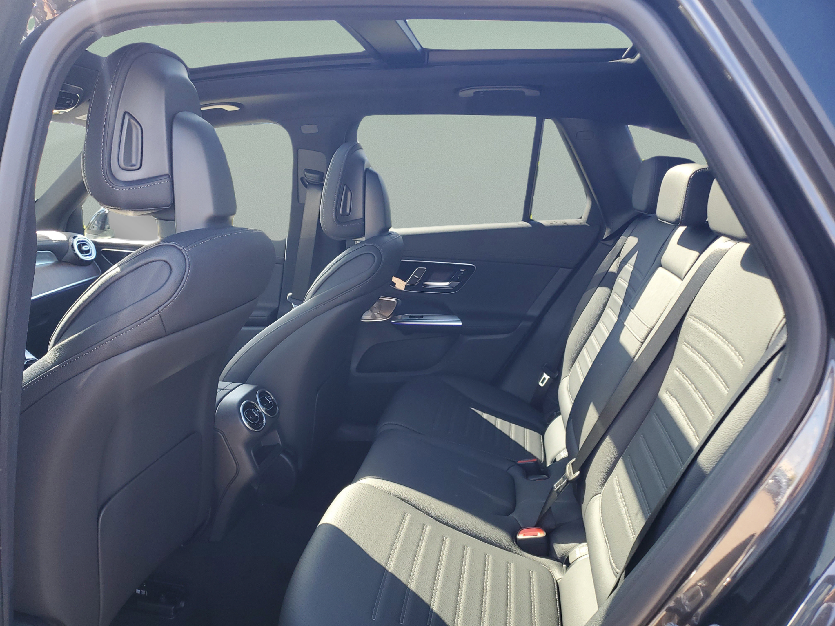 Certified 2026 Mercedes-Benz GLC 300 4MATIC image 9