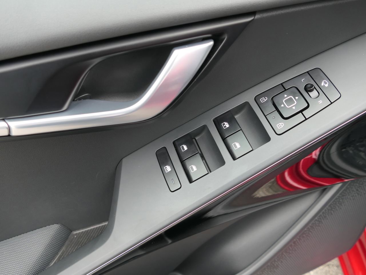 Used 2023 Kia Niro EX Touring image 14