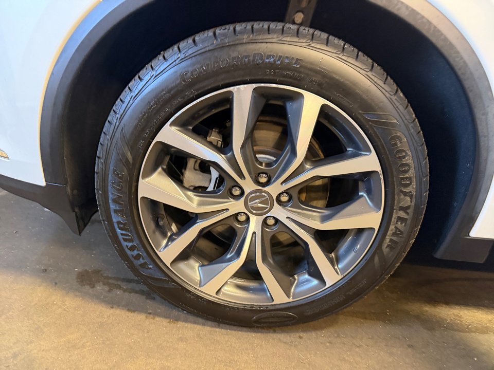 Used 2022 Acura MDX w/ Technology Package AWD/4WD image 31