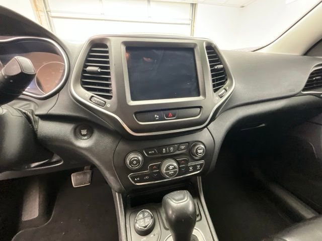 Used 2020 Jeep Cherokee Trailhawk w/ Cold Weather Group AWD/4WD image 10