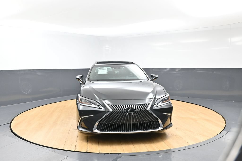 Used 2019 Lexus ES 350 Ultra Luxury w/ Accessory Package 2 FWD image 4