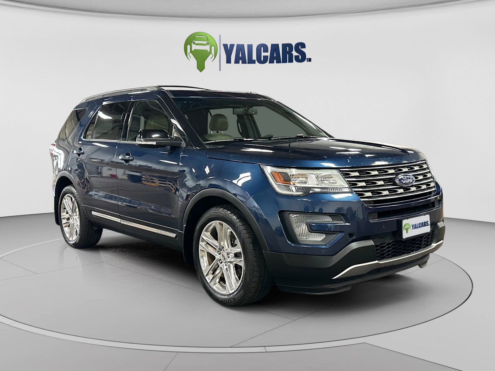 Used 2016 Ford Explorer XLT w/ Equipment Group 202A AWD/4WD image 7