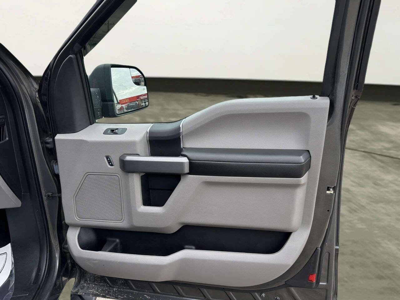 Used 2018 Ford F150 XLT w/ Equipment Group 301A Mid AWD/4WD image 10