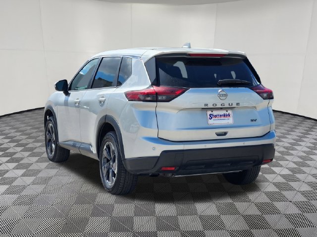 Used 2024 Nissan Rogue SV FWD image 3