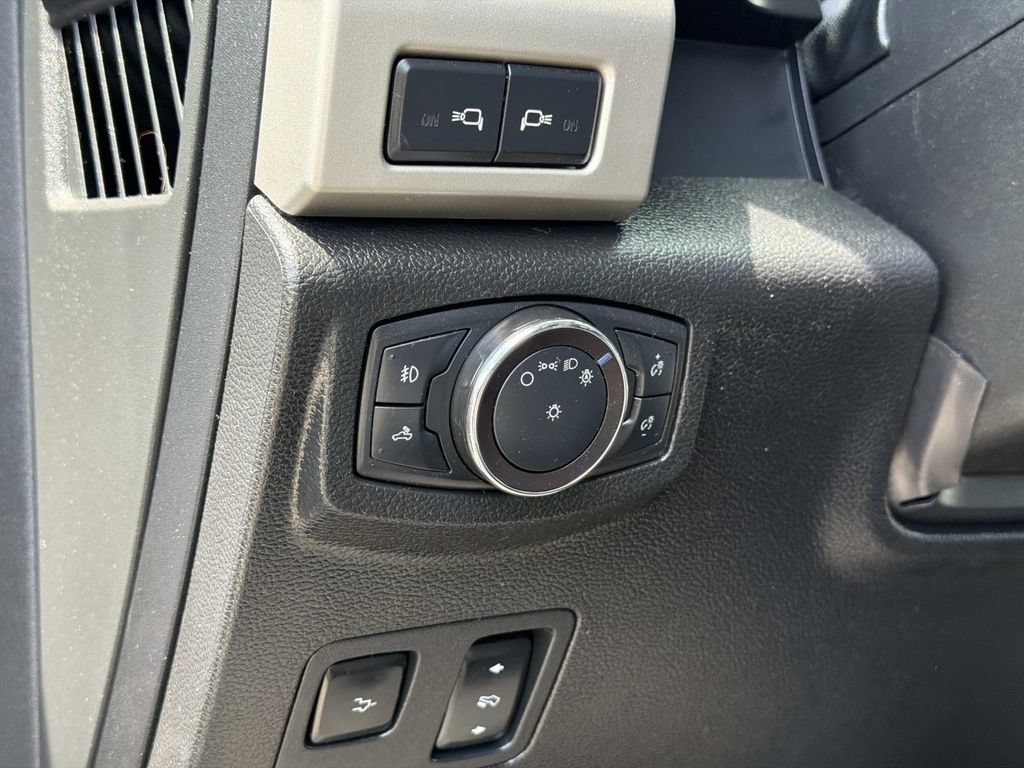 Used 2020 Ford F350 Lariat AWD/4WD image 24