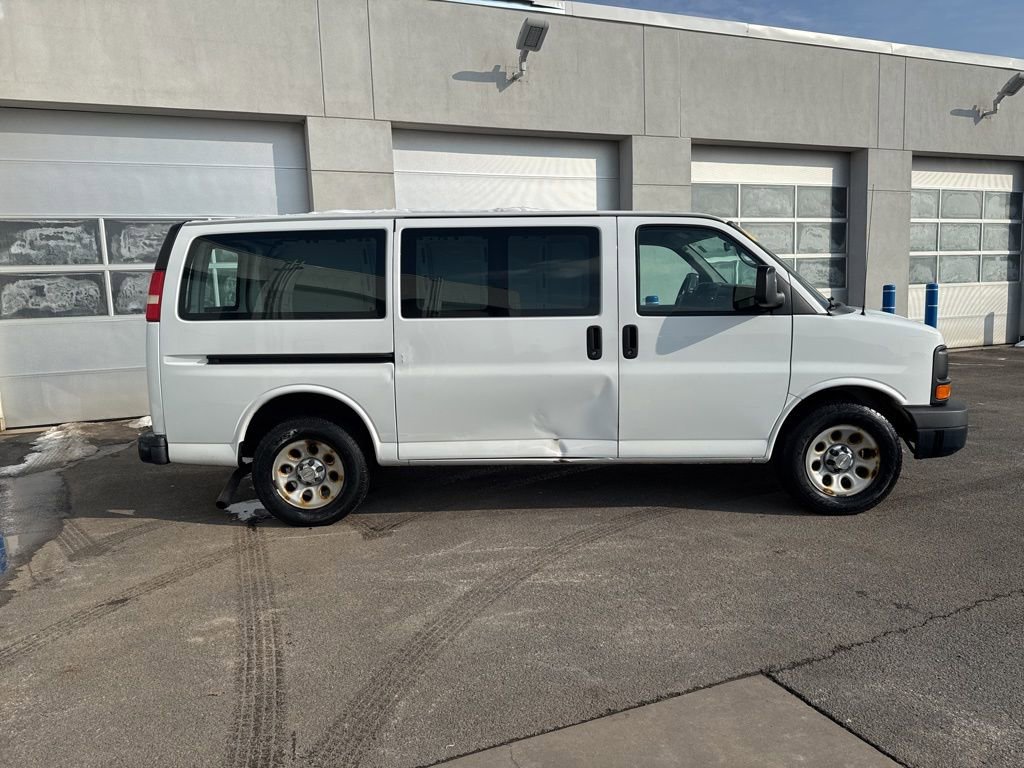 Used 2014 Chevrolet Express 1500 image 2
