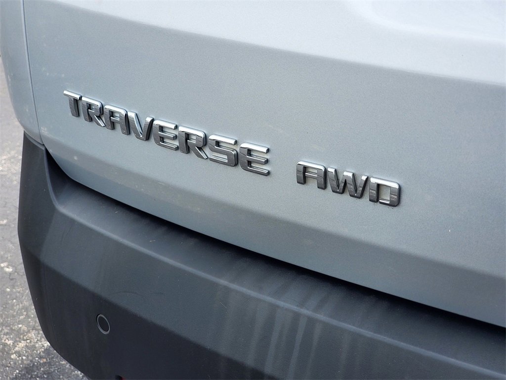 Used 2022 Chevrolet Traverse LT w/ LPO, Roadside Safety Package image 31