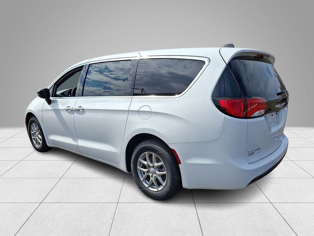 New 2026 Chrysler Voyager LX FWD image 5