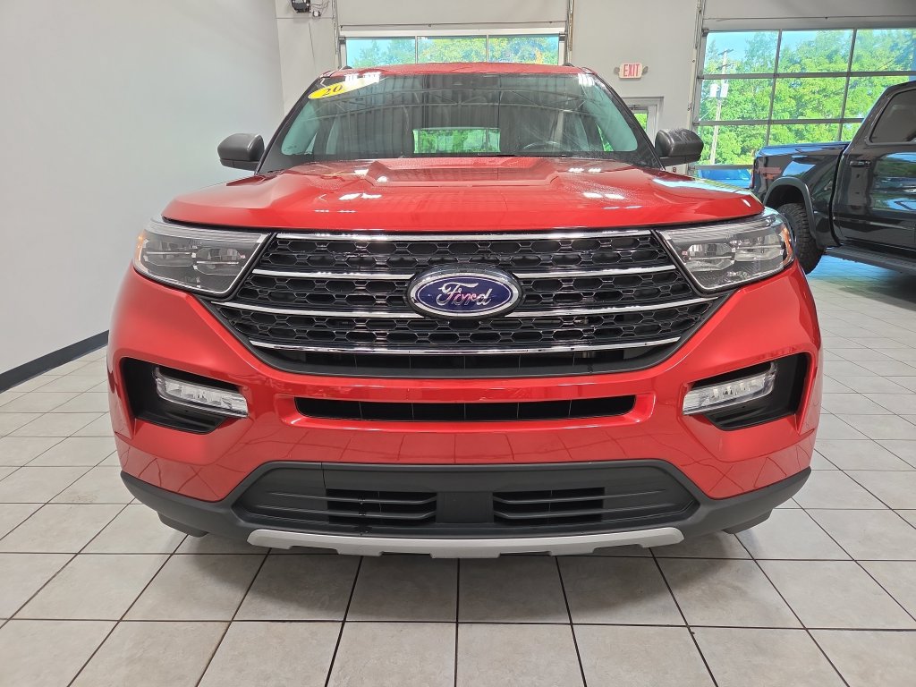 Used 2024 Ford Explorer XLT w/ Equipment Group 202A AWD/4WD image 7