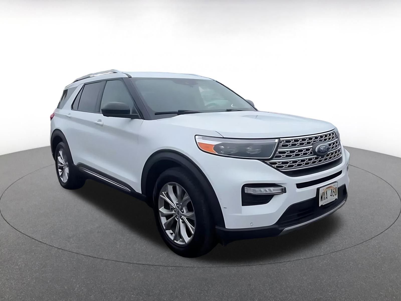Used 2023 Ford Explorer Limited image 3