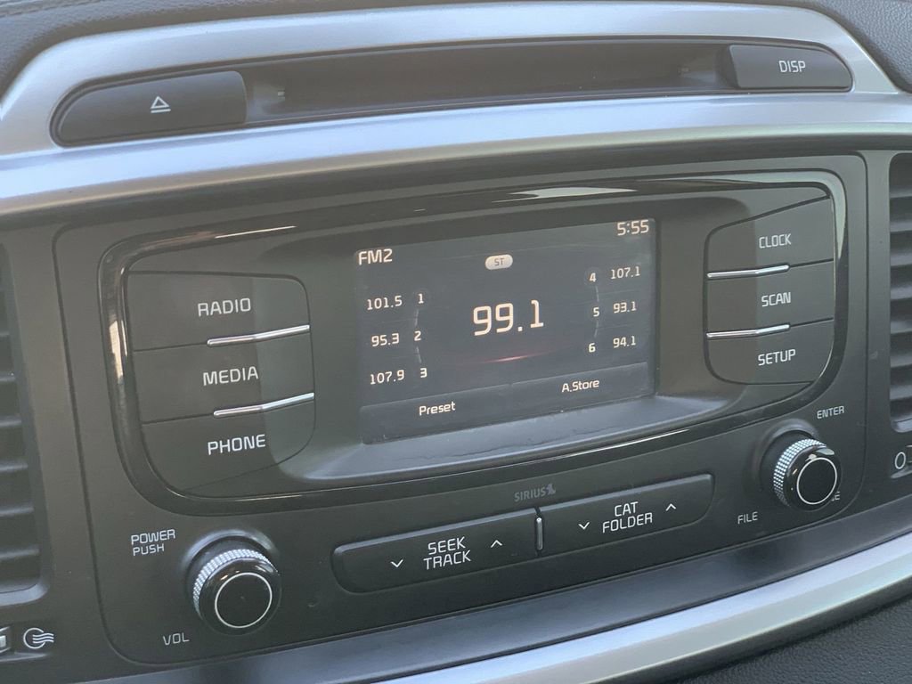 Used 2017 Kia Sorento LX FWD image 10
