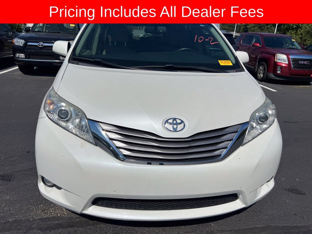 Used 2017 Toyota Sienna XLE FWD image 11