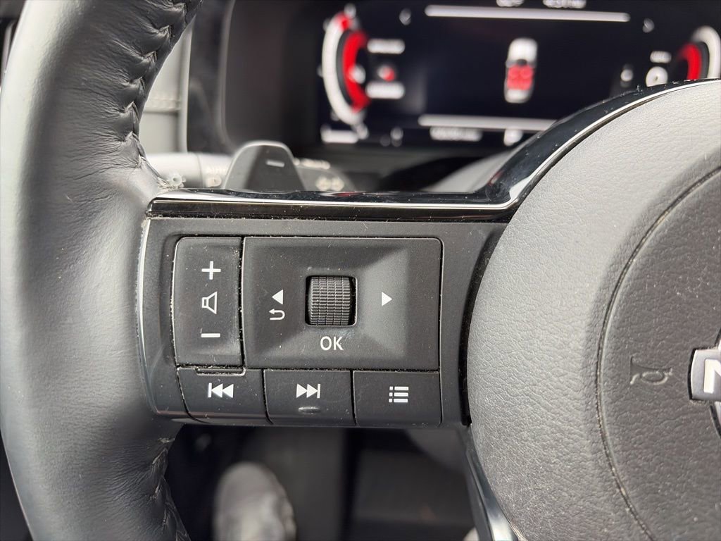 Used 2023 Nissan Pathfinder Platinum image 15