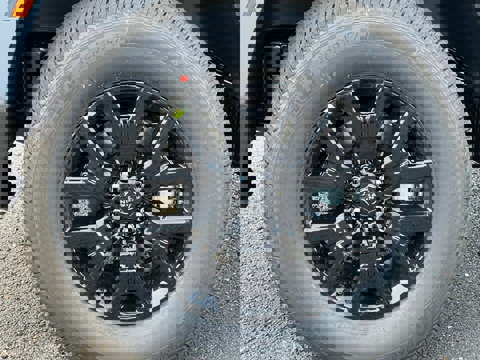 New 2026 Nissan Frontier SV image 6