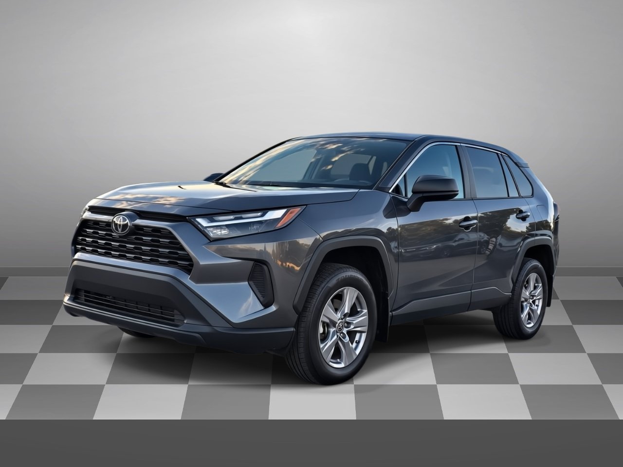 Used 2023 Toyota RAV4 LE FWD image 3