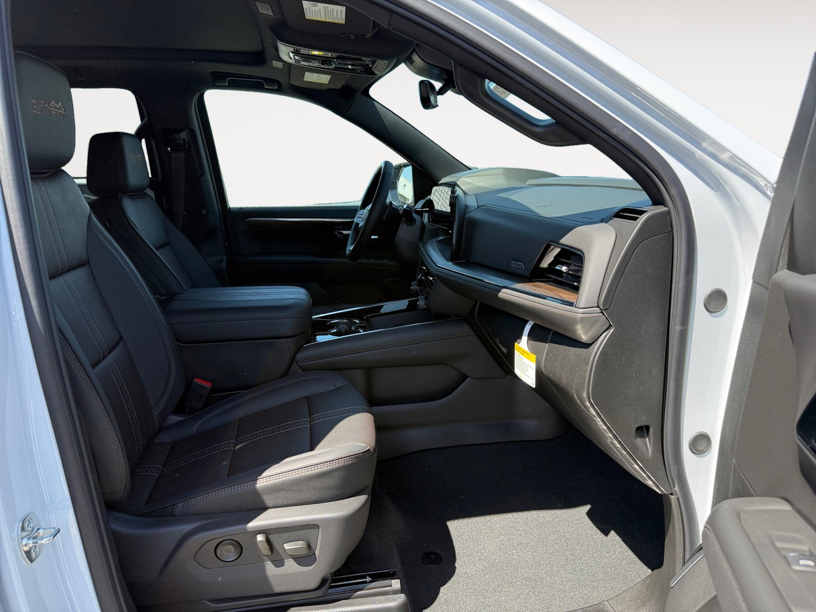 New 2026 Chevrolet Tahoe High Country AWD/4WD image 19