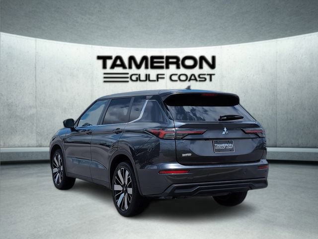Used 2025 Mitsubishi Outlander SE FWD image 3