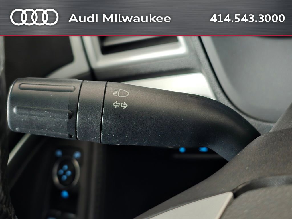 Used 2014 Ford Explorer XLT w/ Equipment Group 202A image 31