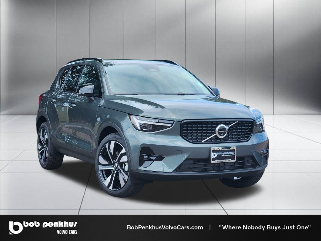 New 2026 Volvo XC40 B5 Ultra w/ Climate Package