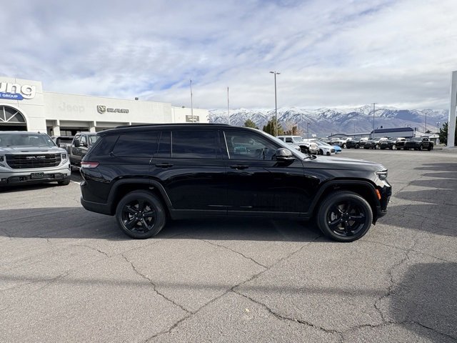 New 2025 Jeep Grand Cherokee L Altitude image 2