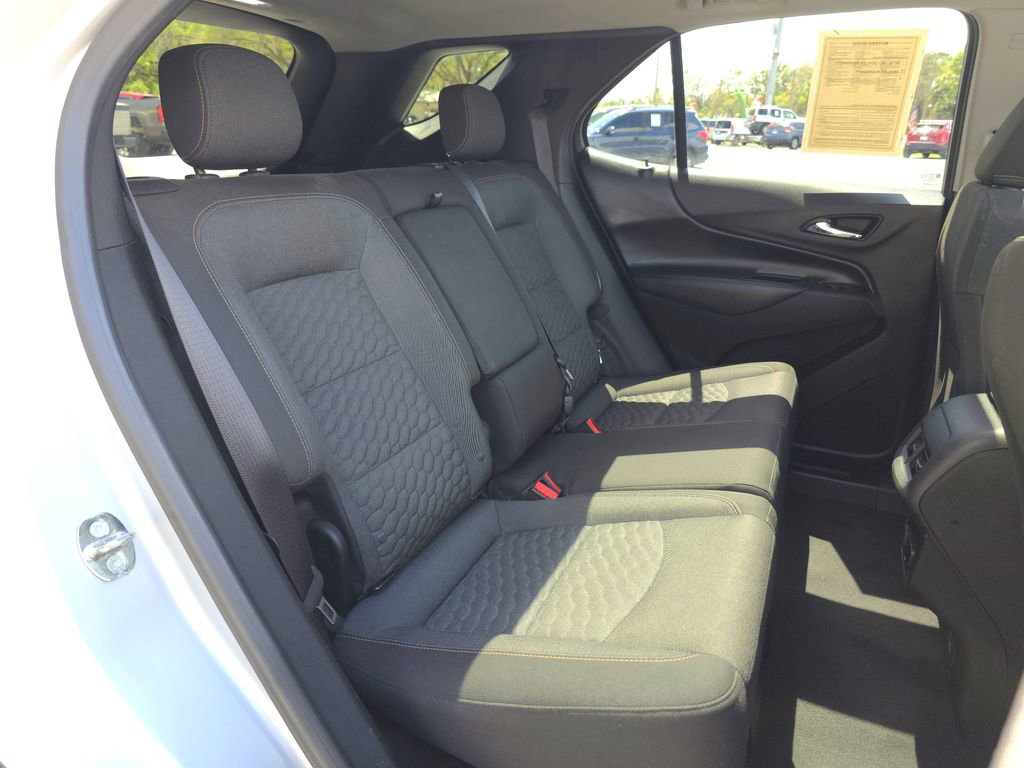 Used 2018 Chevrolet Equinox LT w/ Sun & Infotainment Package image 16