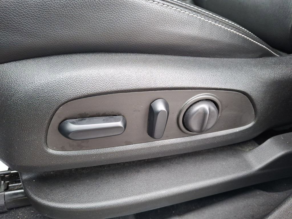 Used 2022 GMC Terrain SLT image 27